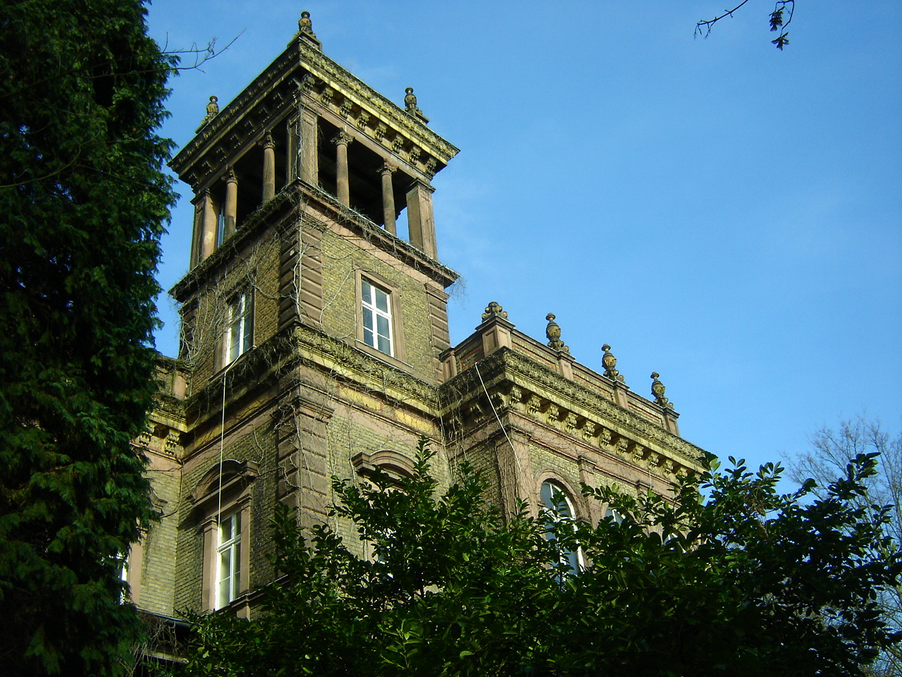 Kaiserbahnhof von außen